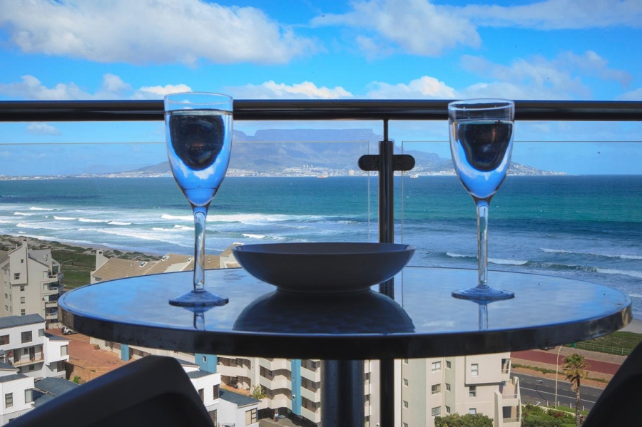 4 Bedroom Property for Sale in Bloubergstrand Western Cape